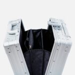 Acticase traveler s inside2 1 min